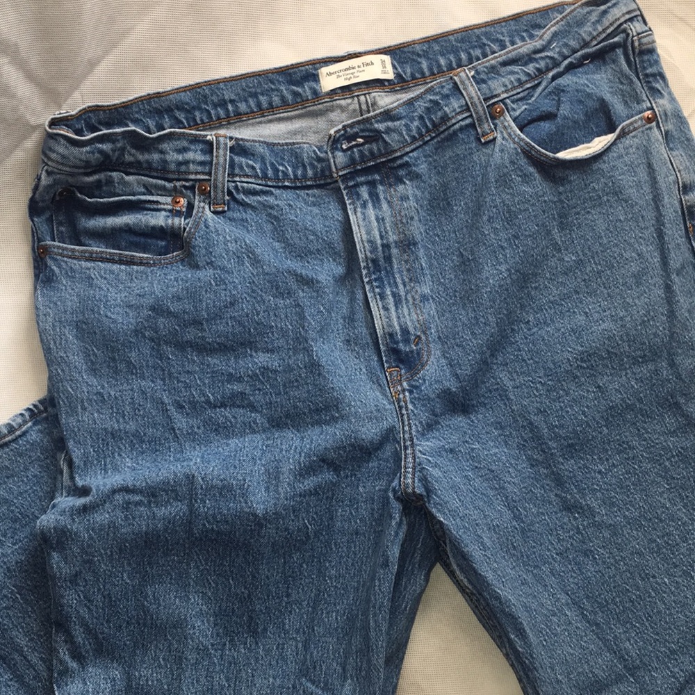 Abercrombie & Fitch Vintage Flare High Rise Jeans | Size 34 / 18 | Medium Wash